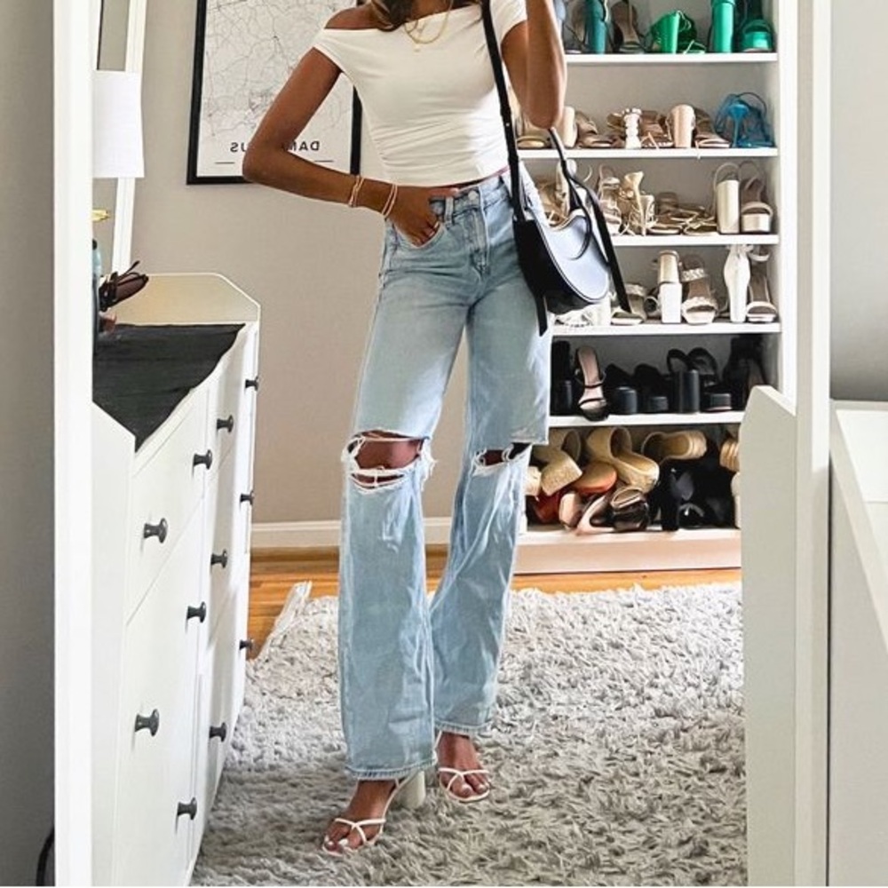 American Eagle Distressed Stovepipe Jeans